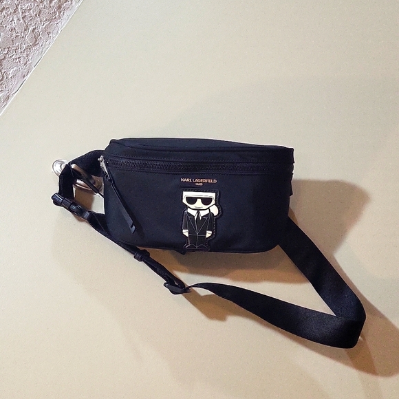 Karl Lagerfeld Paris Amour Voyage Logo Belt bag in black with KL image NWT - Picture 1 of 8